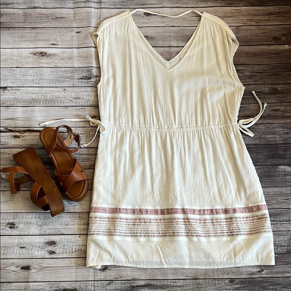 XL Universal Threads Cream Sleeveless Dress Lined